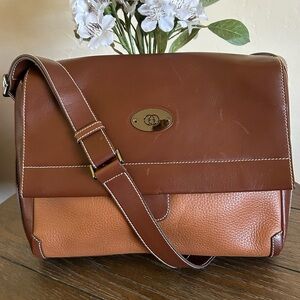 Vintage 70’s Authentic Gucci All Leather Crossbody Bag w/ White Gucci Sleeper